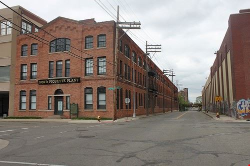 Ford Piquette Avenue Plant Detroit joseph a - Attribution-NonCommercial-ShareAlike (http://creativecommons.org/licenses/by-nc-sa/2.0/) joseph a