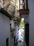 callejuela setenil de las bodegas
