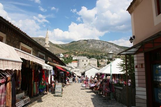 Città Vecchia Mostar Bas van den Heuvel/Shutterstock.com Bas van den Heuvel/Shutterstock.com