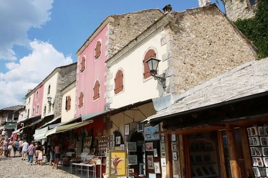 Città Vecchia Mostar Bas van den Heuvel/Shutterstock.com Bas van den Heuvel/Shutterstock.com