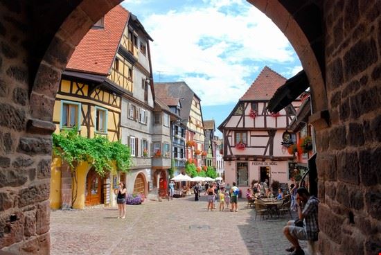  Riquewihr Shutterstock.com 