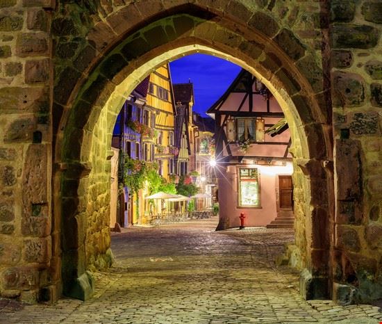  Riquewihr Shutterstock.com 