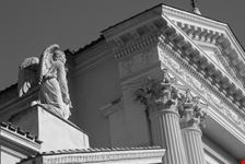 particolare chiesa fronte ara pacis roma