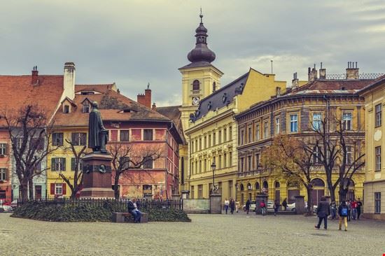 Piazza Huet Sibiu Photosebia/Shutterstock.com Photosebia/Shutterstock.com