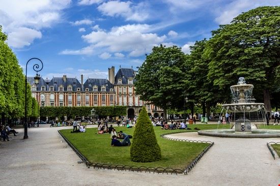 Place des Vosges Parigi Kiev.Victor / Shutterstock.com Kiev.Victor / Shutterstock.com