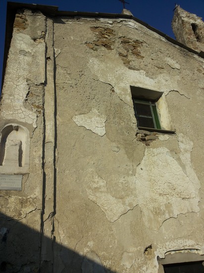 Camporoso chiesa di S. Andrea particolare della facciata