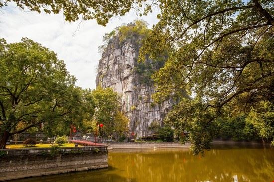  Guilin Meiqianbao - Shutterstock.com Meiqianbao