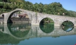 ponte della maddalena - borgo a mozzano