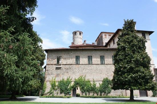 Castello Castello Pix4Pix - Shutterstock.com Pix4Pix