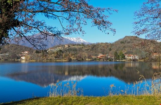Lago Sirio Biella Shutterstock.com 