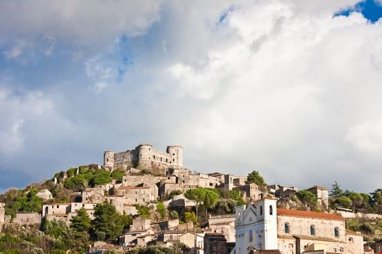  Vairano Patenora Shutterstock.com 