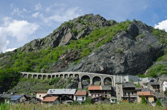  Montjovet Shutterstock.com 