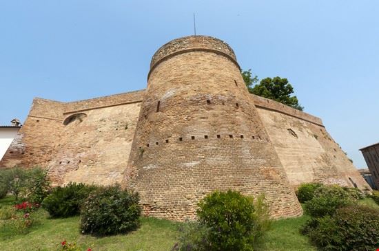  Montiano Shutterstock.com 