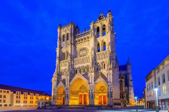 Cattedrale - karamysh - karamysh - Shutterstock.com
