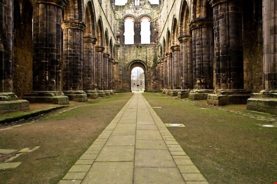 Kirkstall Abbey Leeds Tom Plesnik - Shutterstock.com Tom Plesnik