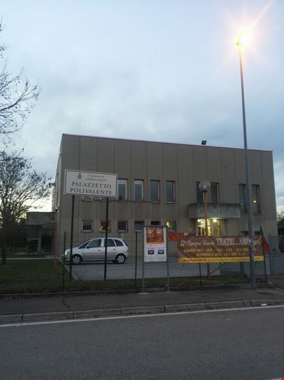  Oltre ad ospitare attività sportiva propone una programmazione di eventi culturali ( concerti, teatro...) stagionale.  