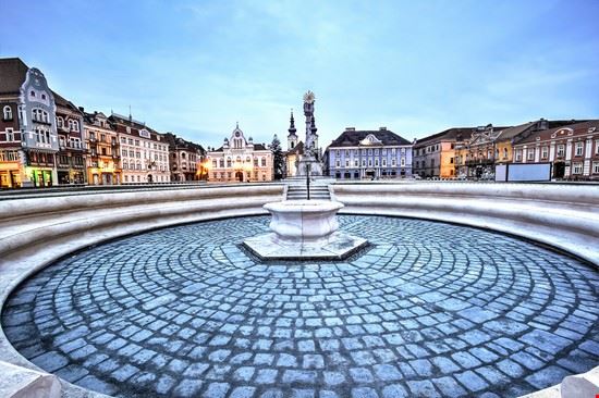 Piazza Unirii - Catalin Lazar - Catalin Lazar - Shutterstock.com