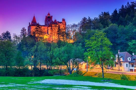 Castello di Bran Brasov Gaspar Janos - Shutterstock.com Gaspar Janos