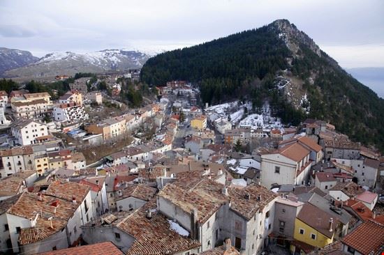  Ovindoli trotalo - Shutterstock.com trotalo