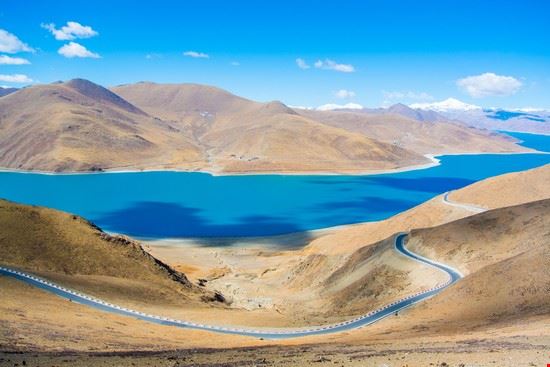 Lhasa jum ruji - Shutterstock.com jum ruji