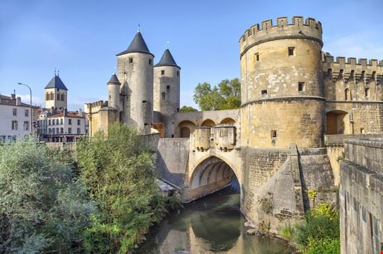  Metz Sergey Dzyuba - Shutterstock.com Sergey Dzyuba