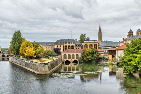  Metz Sergey Dzyuba - Shutterstock.com Sergey Dzyuba