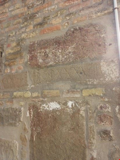  Particolare su muro laterale  