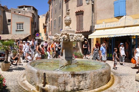 Grande Fontaine - Alpes de Haute Provence - Alpes de Haute Provence - CC BY 2.0