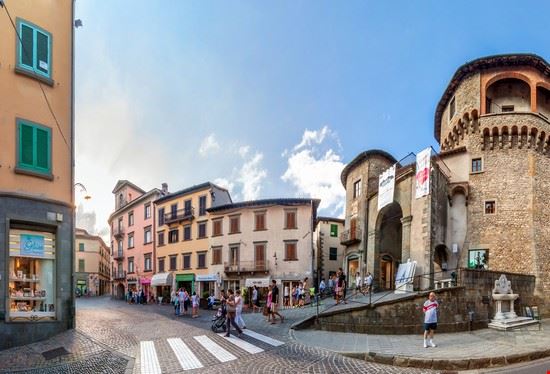  Castelnuovo di Garfagnana Eddy Galeotti / Shutterstock.com Eddy Galeotti / Shutterstock.com