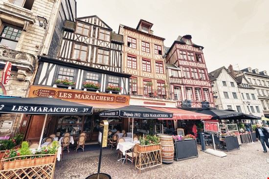  Rouen CristinaMuraca / Shutterstock.com CristinaMuraca / Shutterstock.com