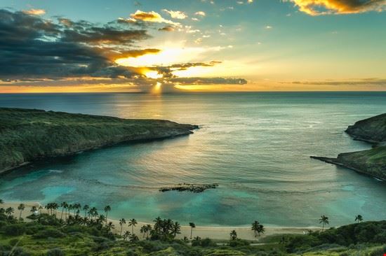 Hanauma Bay - Leigh Anne Meeks - Leigh Anne Meeks - Shutterstock.com