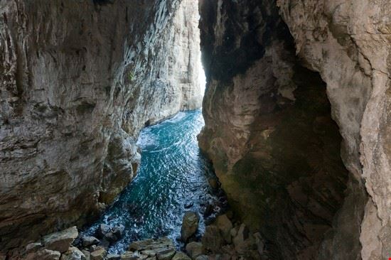 Montagna Spaccata Gaeta Anton Balazh - Shutterstock.com Anton Balazh