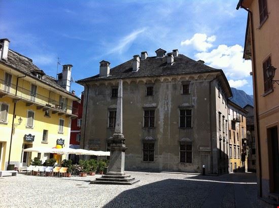 Obelisco di Piazza Chiossi - Carlocat87 - Carlocat87 - CC BY SA 3.0