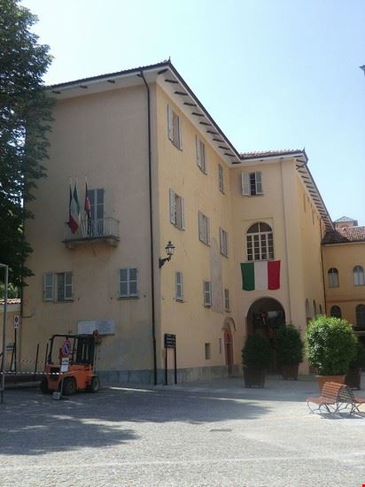  Dogliani Luigi.tuby  - CC BY SA 3.0 Luigi.tuby 