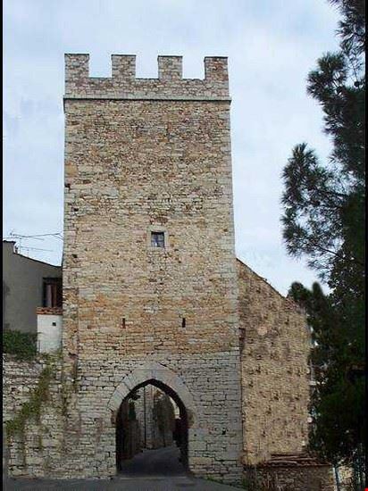 Castello di Calenzano - Lmagnolfi  - Lmagnolfi  - CC BY SA 4.0