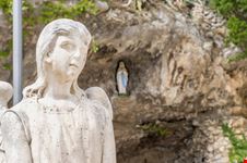 lourdes grotta