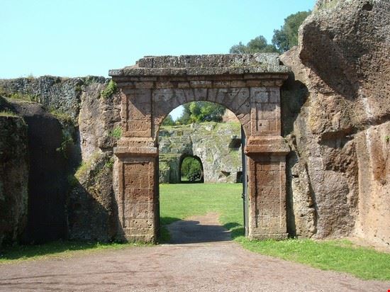 Anfiteatro romano di Sutri - Croberto68 - Croberto68 - Pubblico dominio