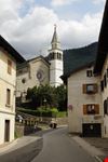 Scorcio del centro di Paluzza con il Duomo di Santa Maria