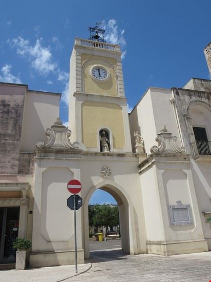  Aradeo  