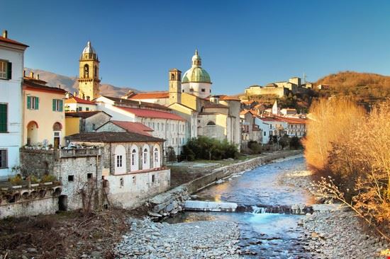 Lunigiana Bagnone Shutterstock.com 