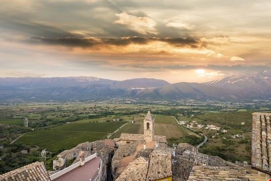 Sovana Sovana dade72 - Shutterstock.com dade72