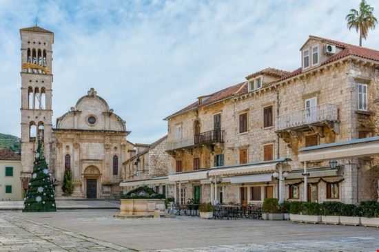 Centro storico Hvar Tomasz Kozal - Shutterstock.com Tomasz Kozal
