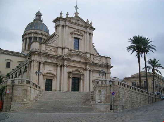 Basilica di Maria Santissima Annunziata - Wikimedia Commons - Wikimedia Commons - Wikimedia Commons