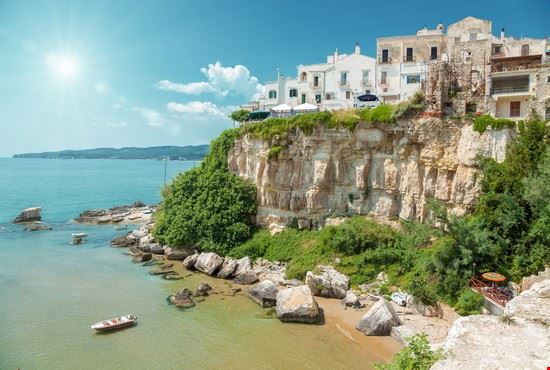  Vieste And-One - Shutterstock.com And-One