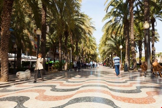  Alicante Iakov Filimonov / Shutterstock.com Iakov Filimonov / Shutterstock.com