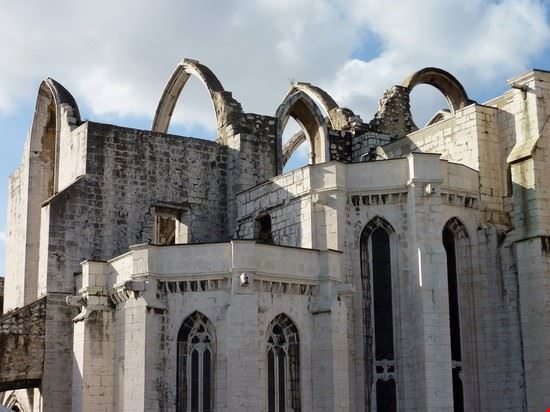 Igreja Do Carmo (Chiesa del Carmine) Lisbona inavanhateren - Shutterstock.com inavanhateren