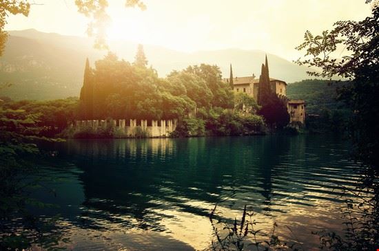 Castel Toblino Padergnone nanka - Shutterstock.com nanka