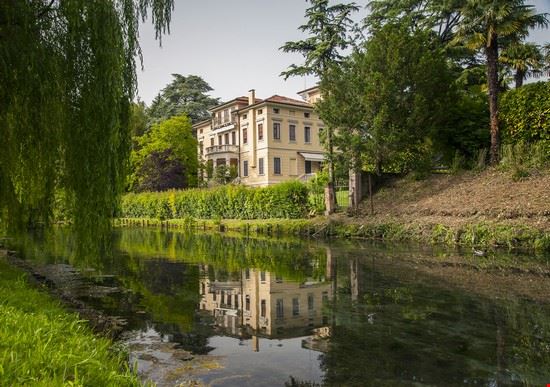 Centro storico Treviso peter jeffreys - Shutterstock.com peter jeffreys