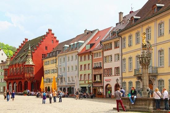  Freiburg im Breisgau karnizz / Shutterstock.com karnizz / Shutterstock.com