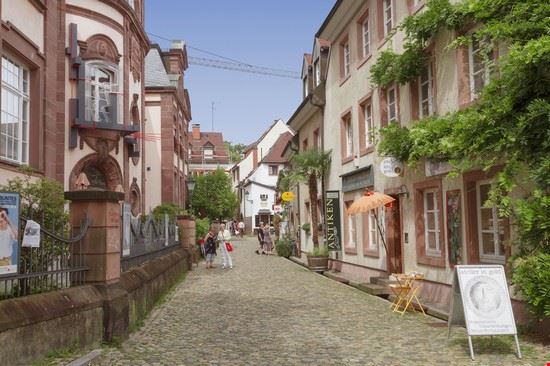  Freiburg im Breisgau g215 / Shutterstock.com g215 / Shutterstock.com